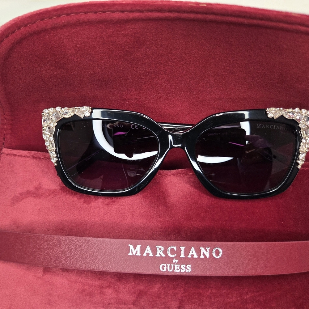 Guess by Marciano Black Sunglasses - Picture 2 of 14
